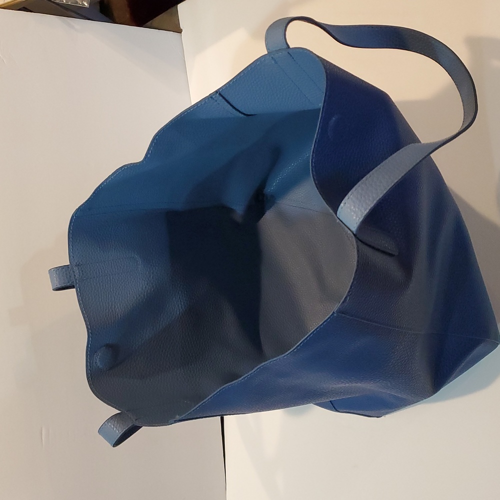 Reversible Blue Tote Bag Pebbled Faux Leather Dark & Light Blue Magnetic Closure - Picture 7 of 12